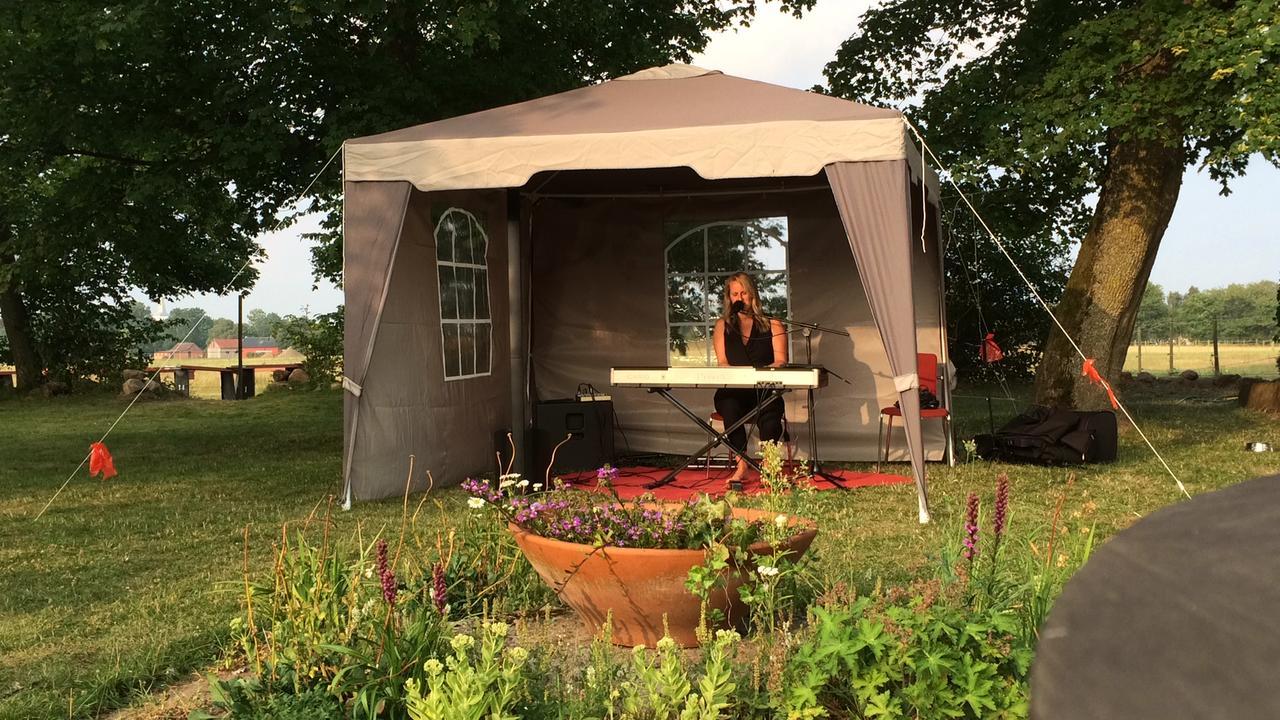 Tryde 1303 B&B Pa Oesterlen Tomelilla Exteriér fotografie