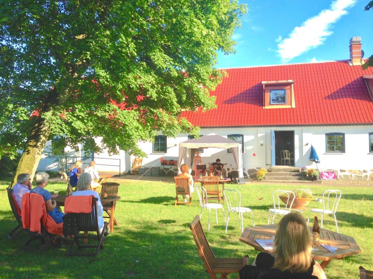 Tryde 1303 B&B Pa Oesterlen Tomelilla Exteriér fotografie
